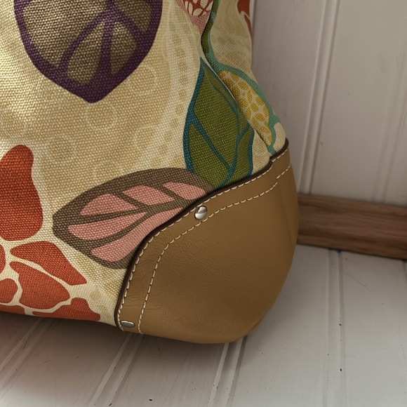 Relic Brand Floral Canvas Fabric Cinched Double Handle Magnetic Closure Handbag - Picture 4 of 12